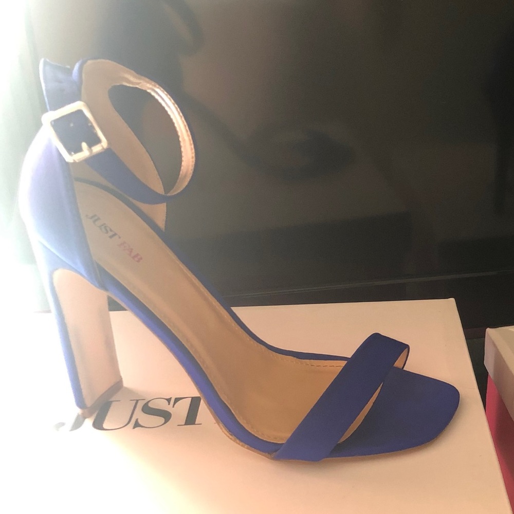 JUST FAB COBALT BLUE HEEL